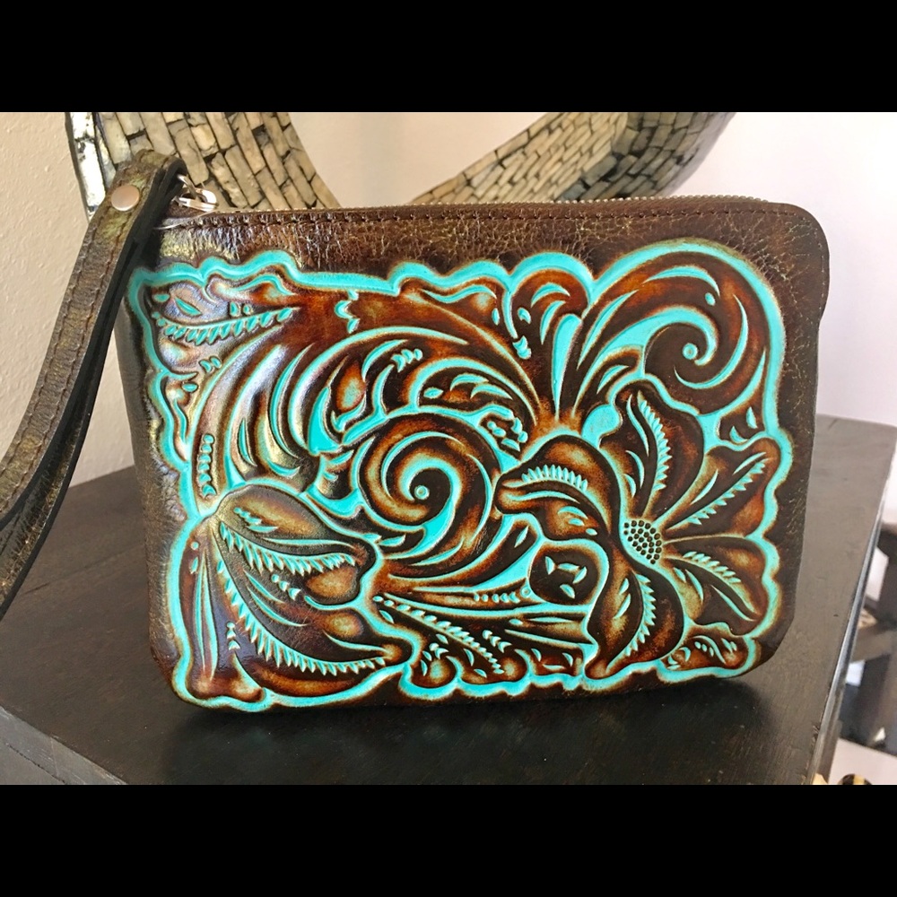Patricia Nash NWT clutch / wristlet